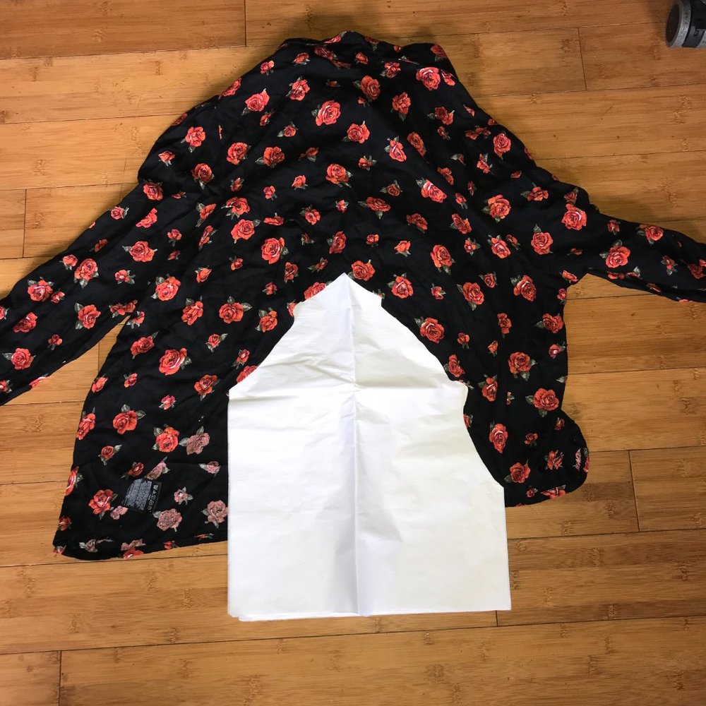 Volcom Roses open back top size Large - Picture 3 of 5